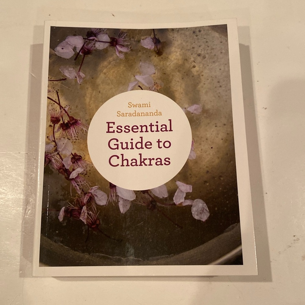 NWT “Essential Guide to Chakras,”